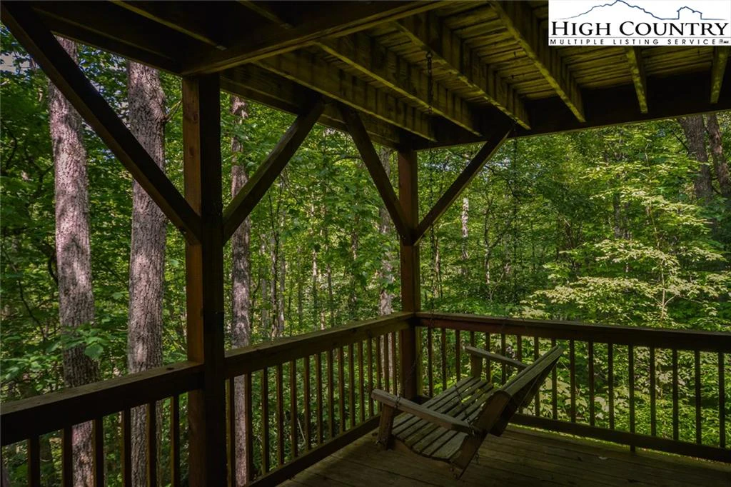 Image number 17 for the current listing