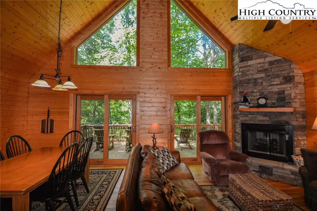 Image number 20 for the current listing
