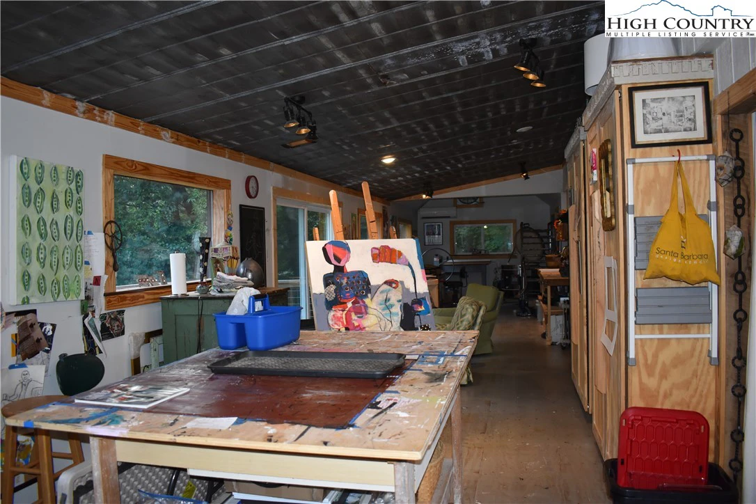 Image number 5 for the current listing