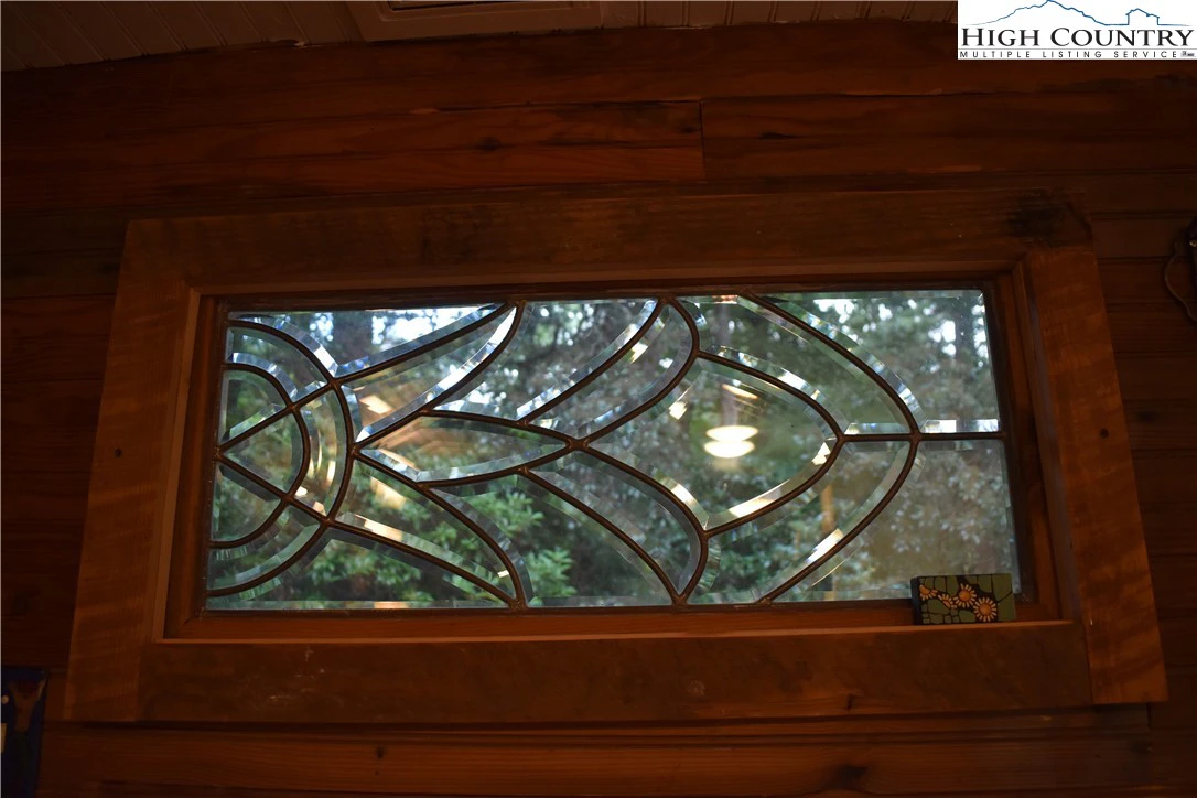Image number 12 for the current listing