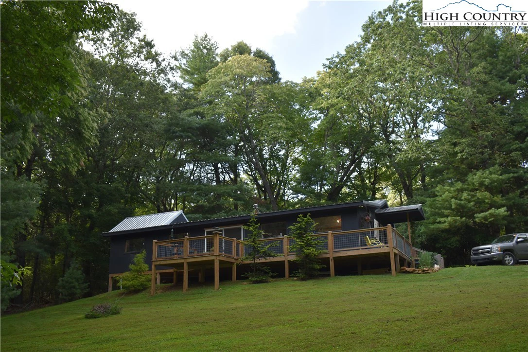 Image number 18 for the current listing