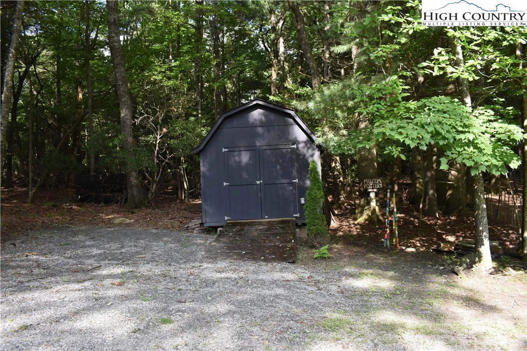 Image number 20 for the current listing