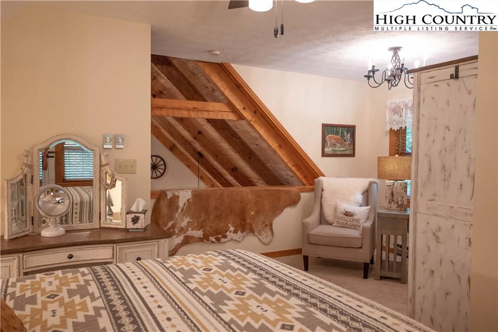 Image number 3 for the current listing