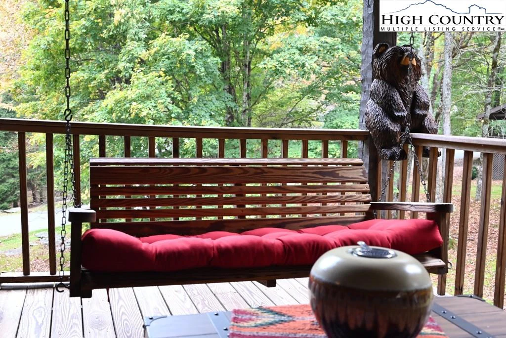 Image number 13 for the current listing