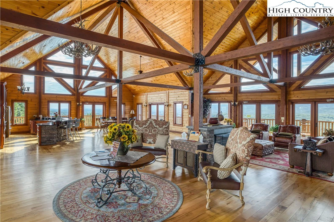 Image number 4 for the current listing