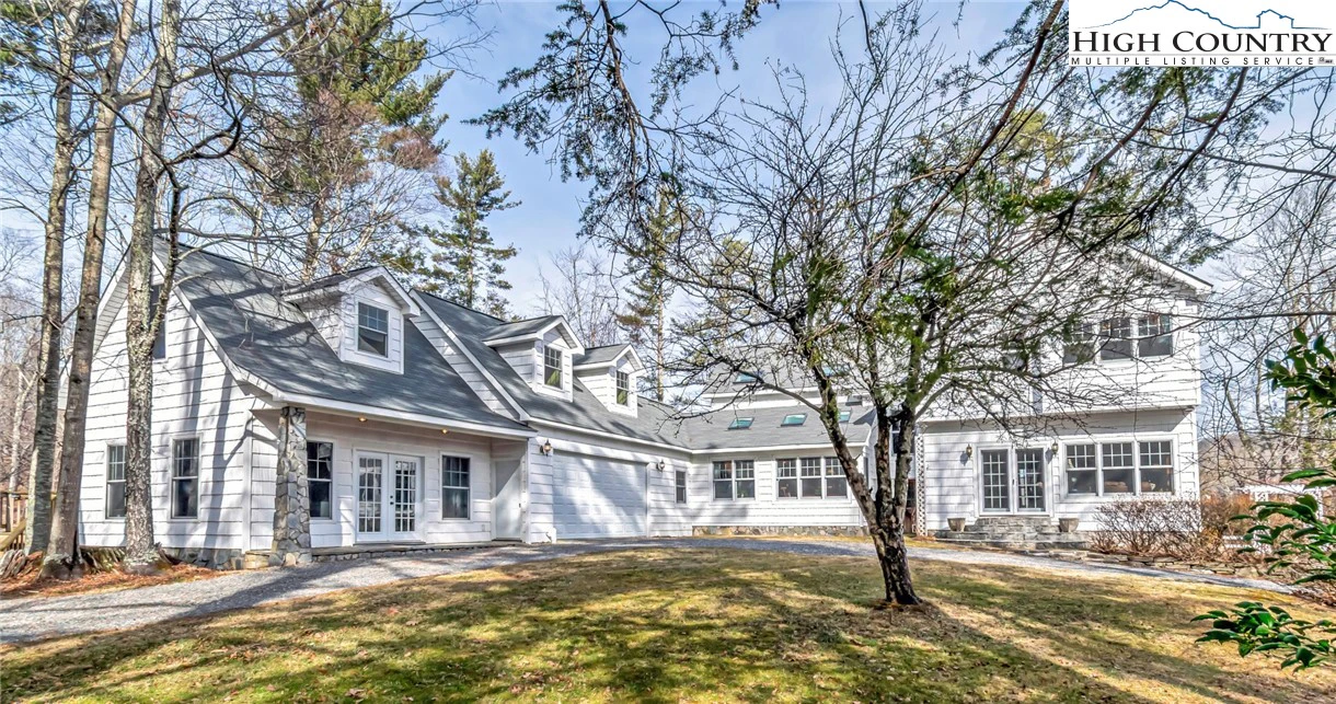 Image number 1 for the current listing