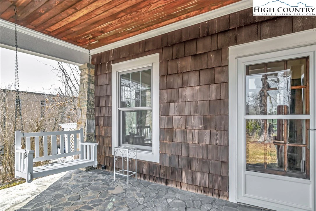 Image number 15 for the current listing