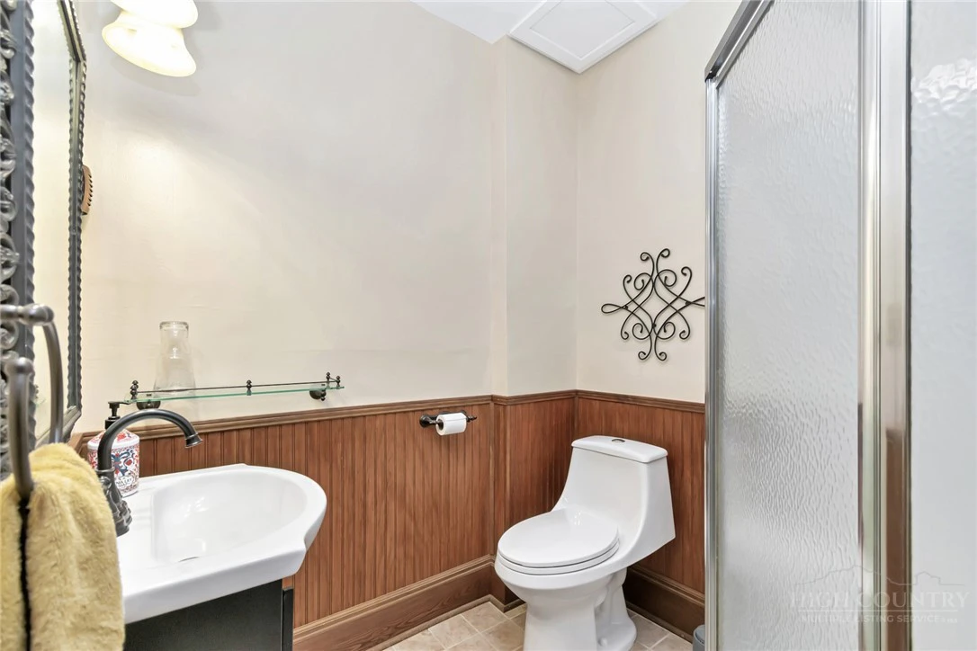 Image number 12 for the current listing