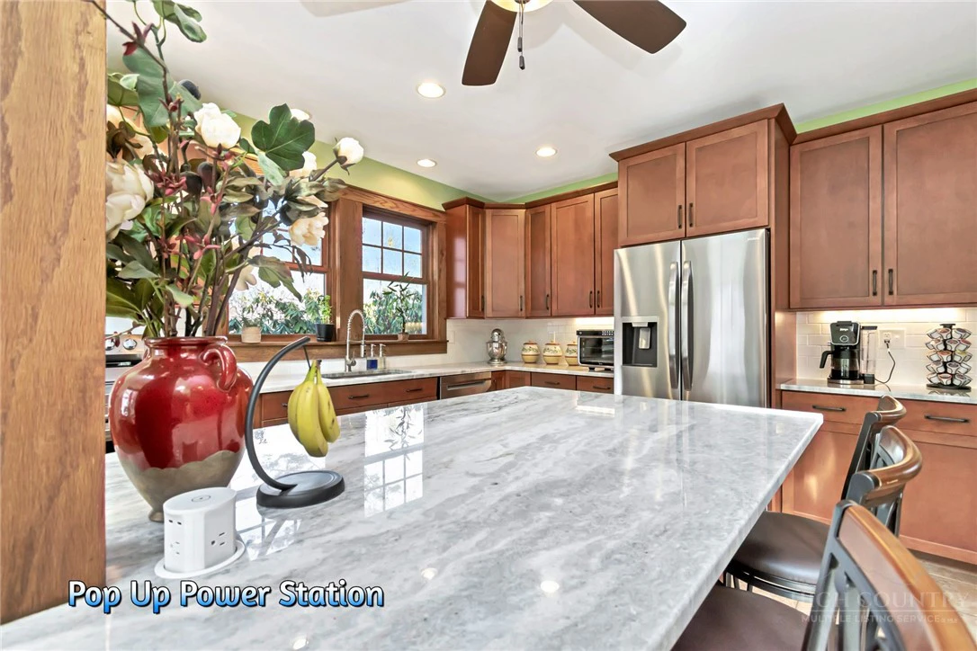 Image number 15 for the current listing