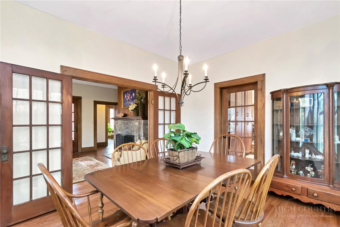 Image number 20 for the current listing