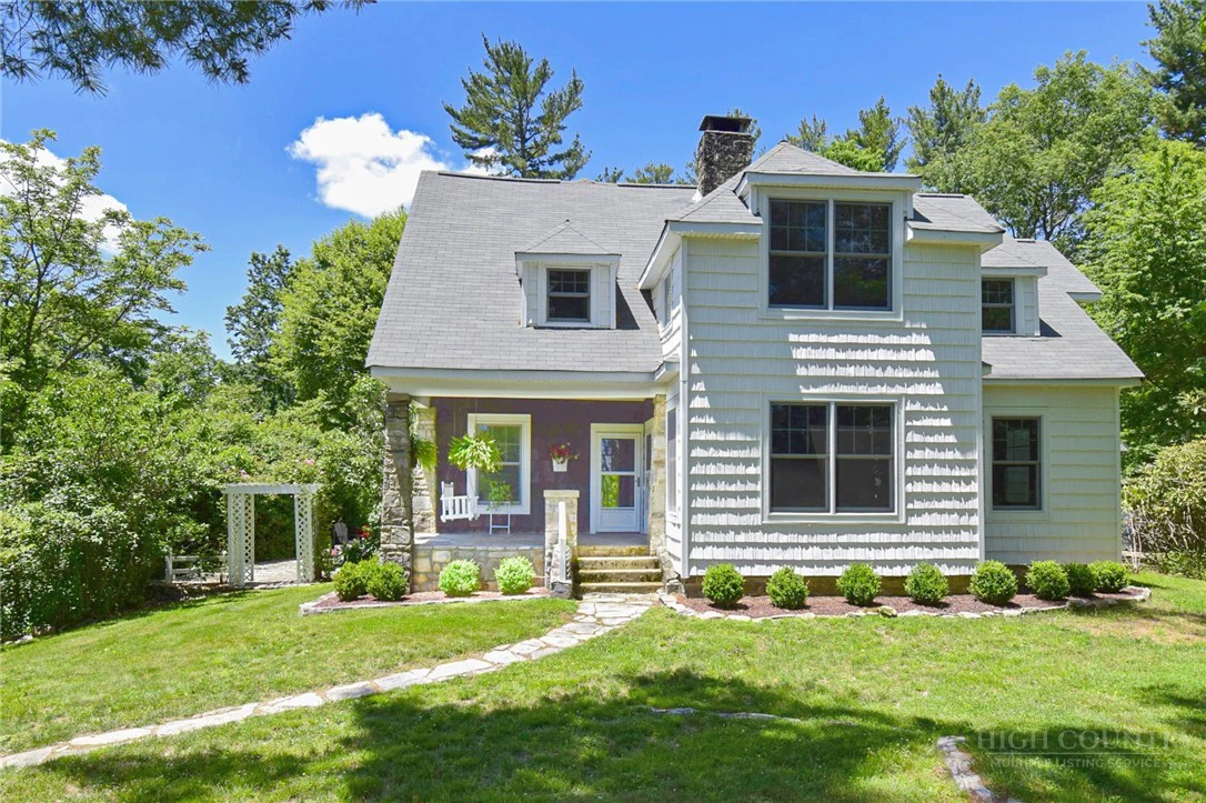 Image number 3 for the current listing