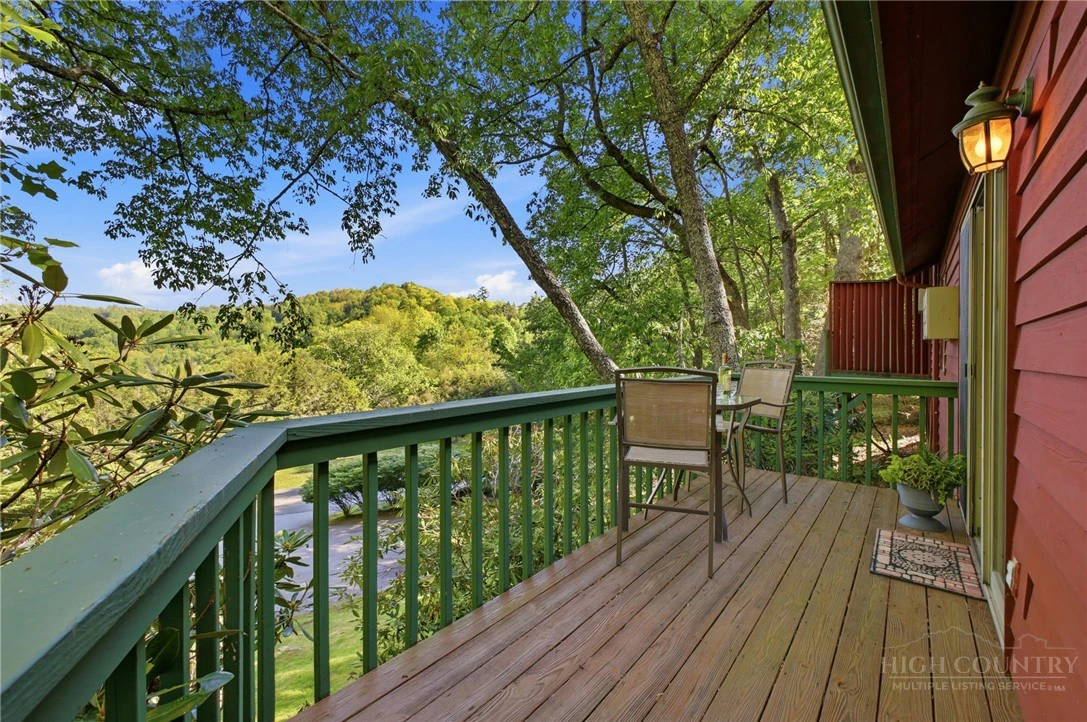 Image number 11 for the current listing