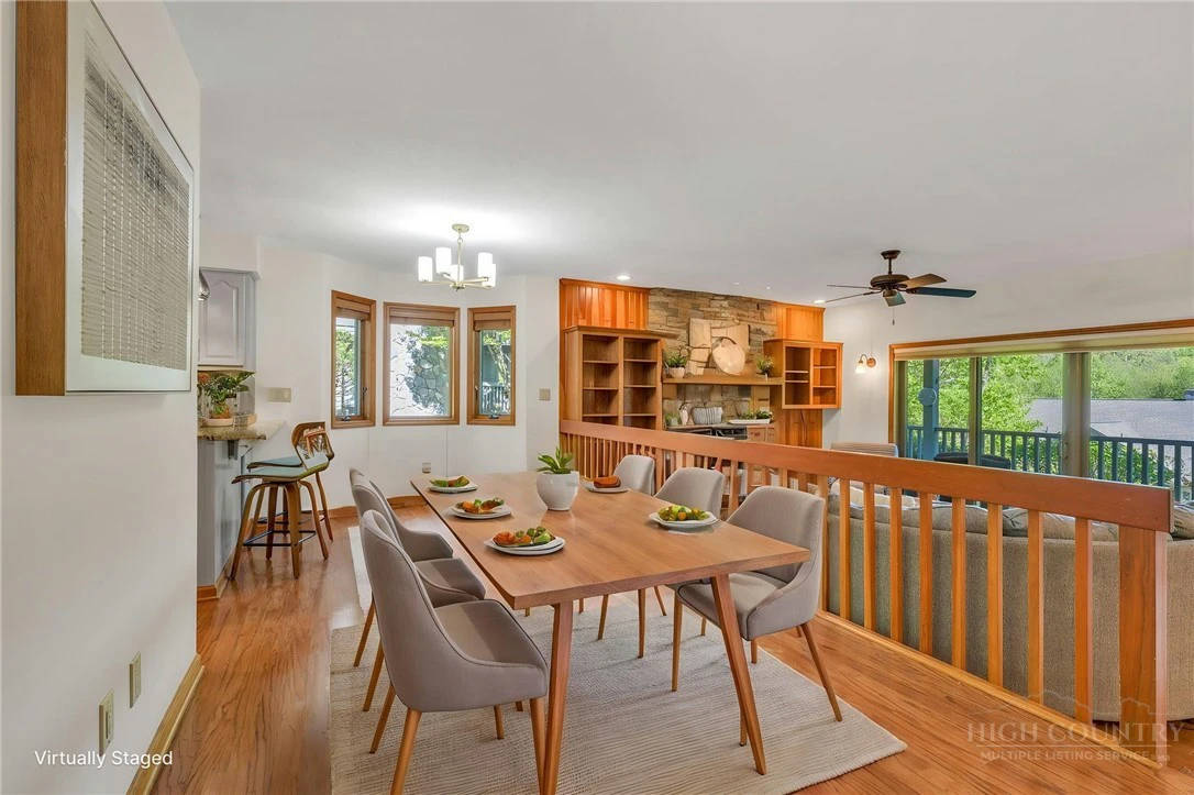 Image number 21 for the current listing