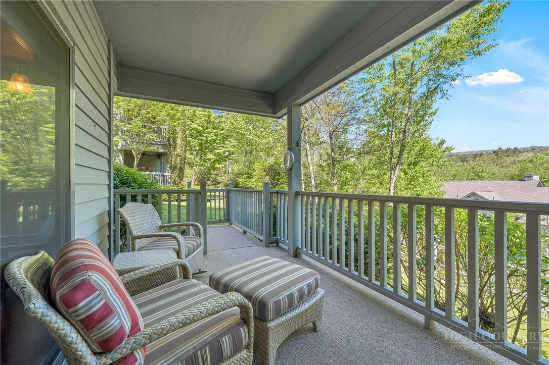 Image number 9 for the current listing