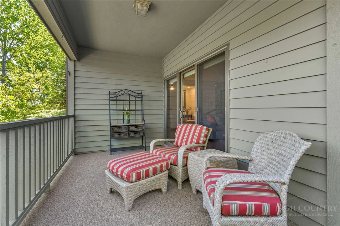 Image number 10 for the current listing