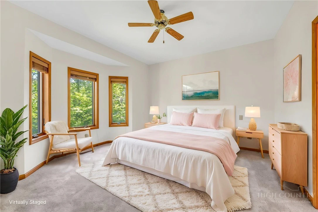 Image number 15 for the current listing