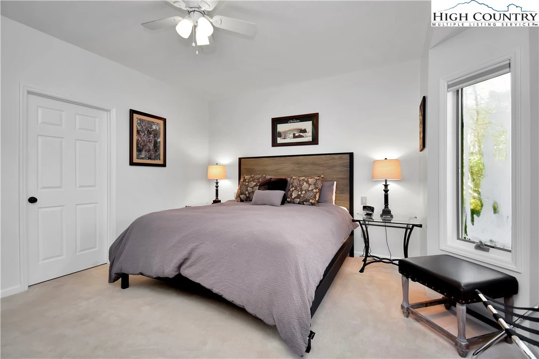 Image number 10 for the current listing