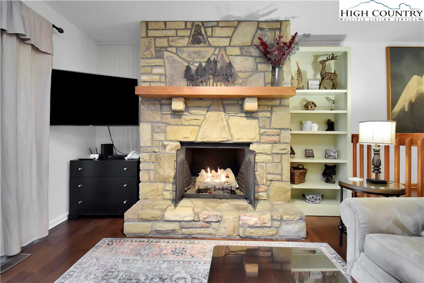 Image number 5 for the current listing
