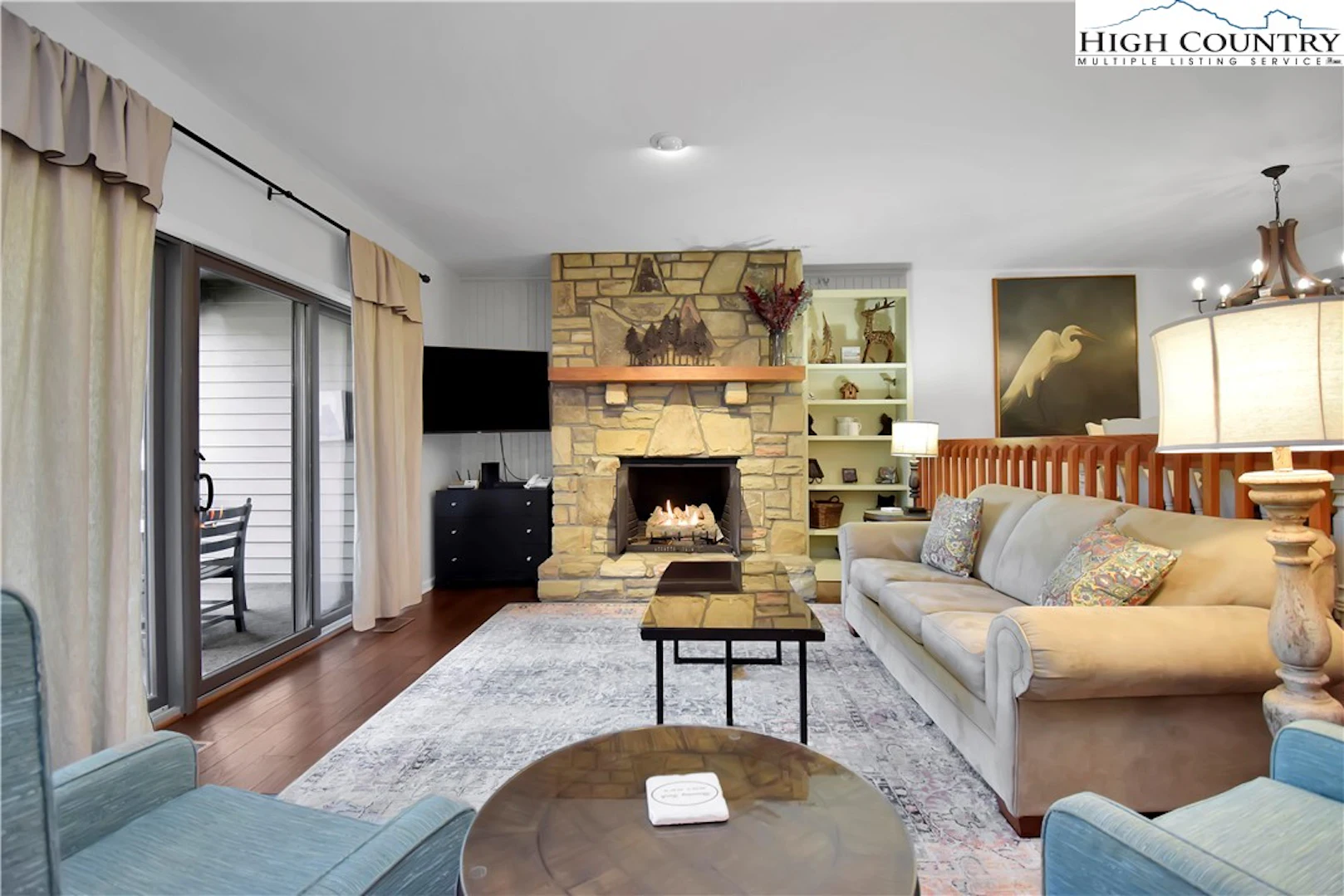 Image number 4 for the current listing