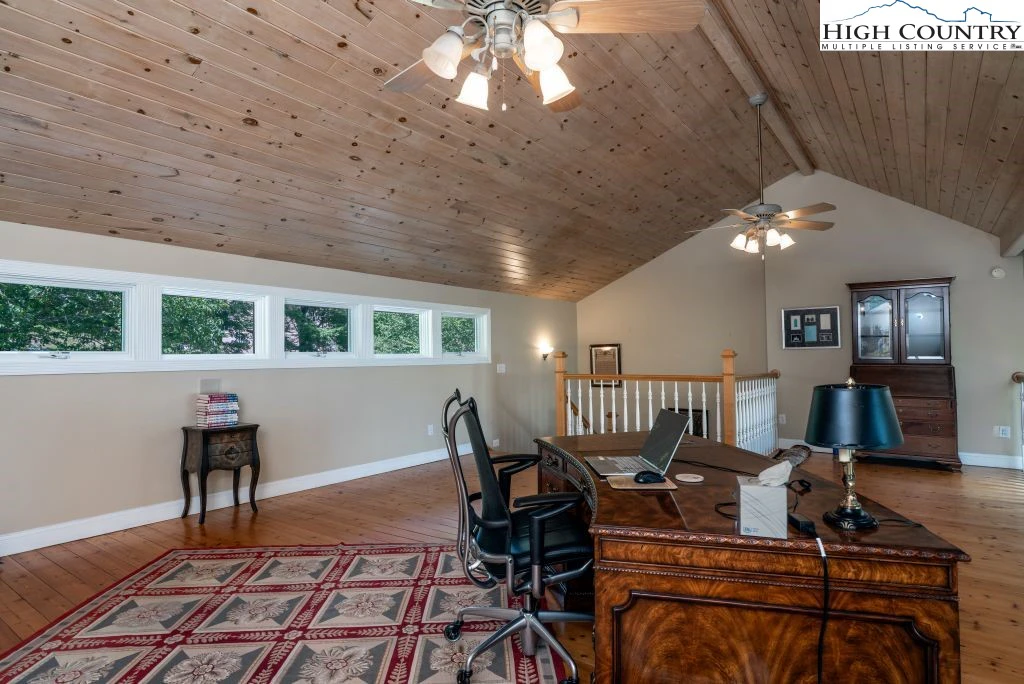 Image number 6 for the current listing