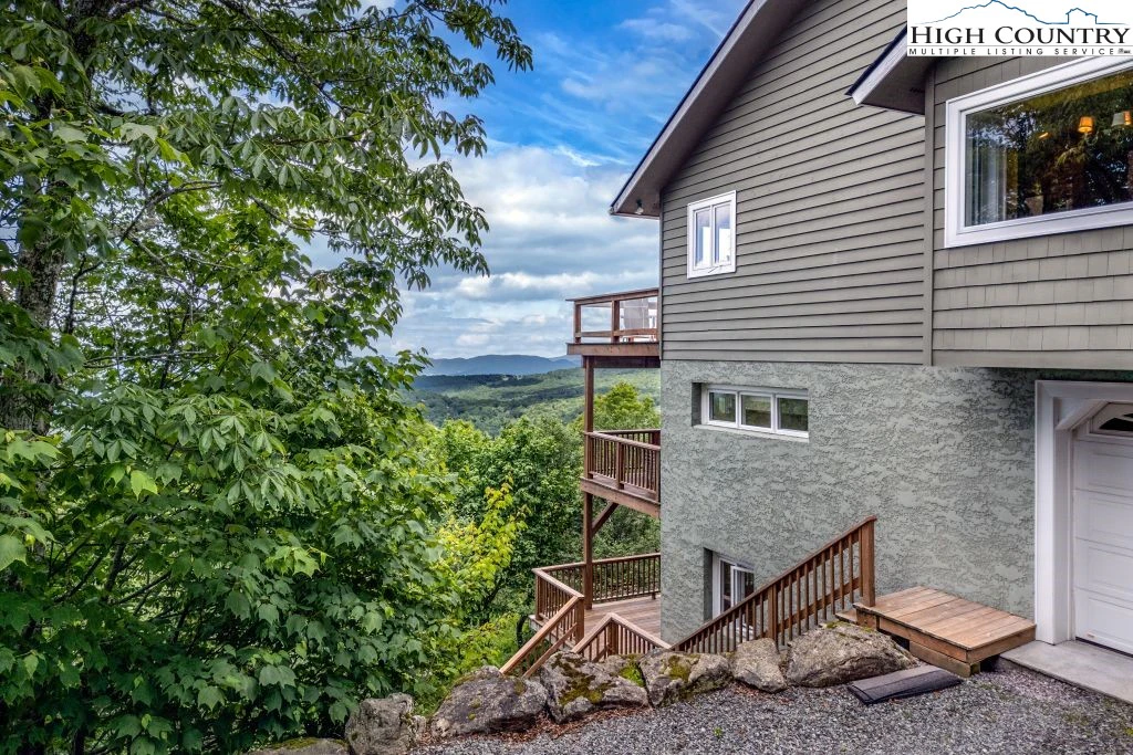 Image number 21 for the current listing