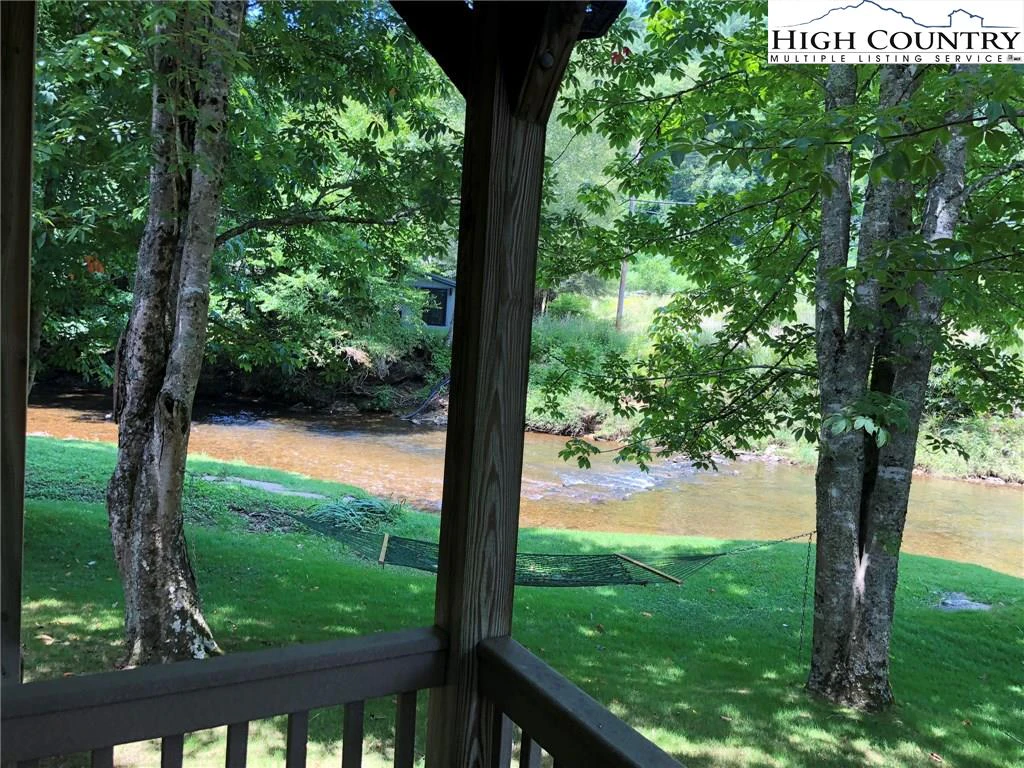 Image number 13 for the current listing
