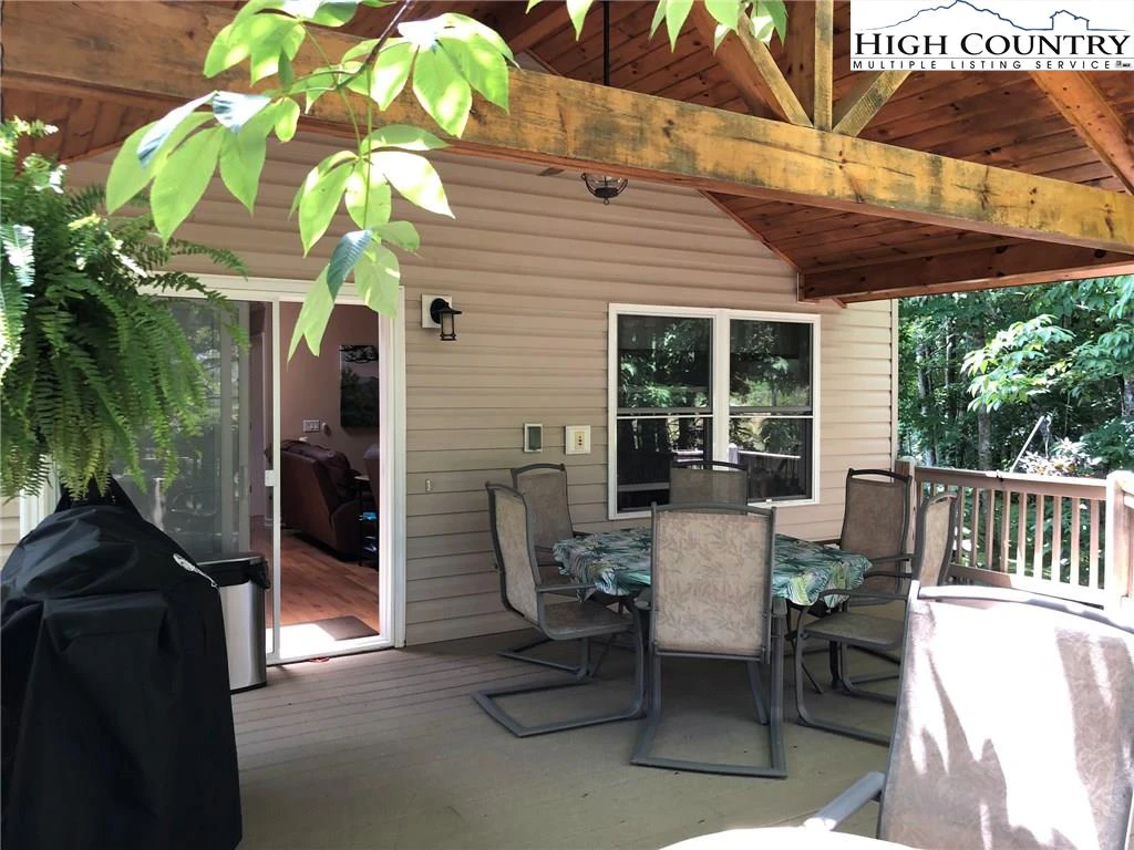 Image number 14 for the current listing