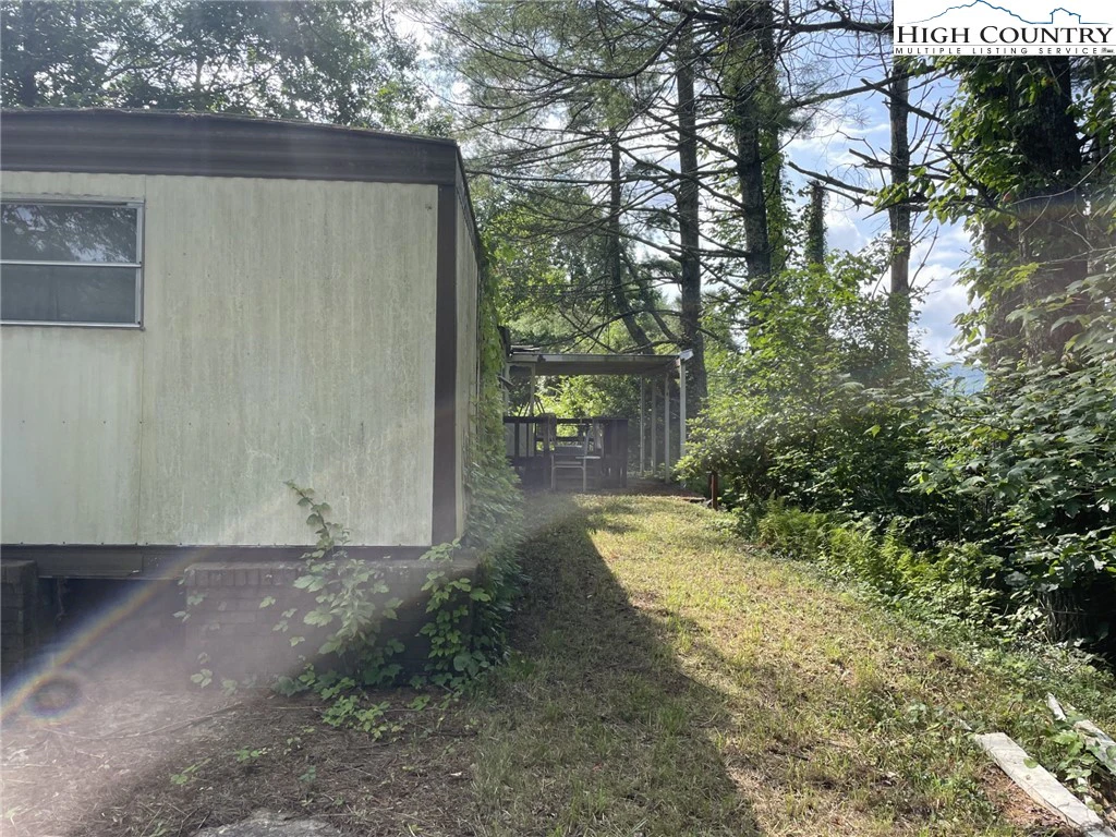 Image number 13 for the current listing