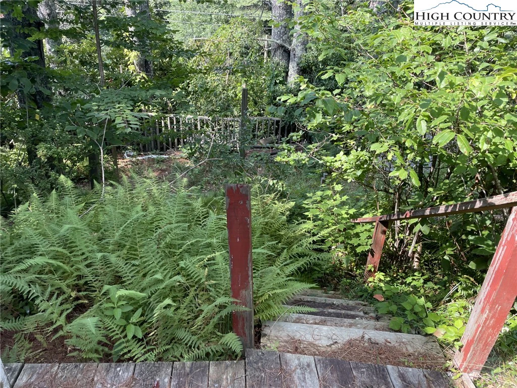 Image number 15 for the current listing