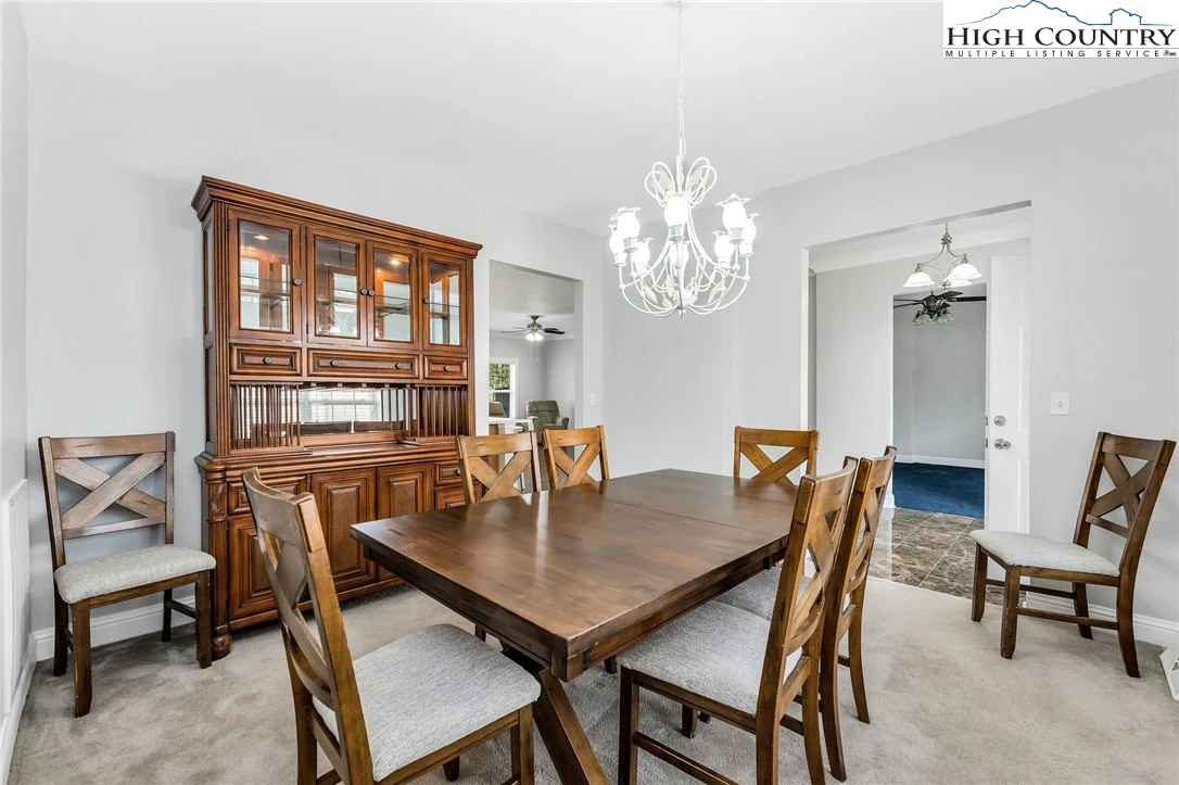 Image number 14 for the current listing