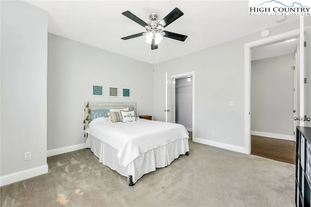 Image number 6 for the current listing