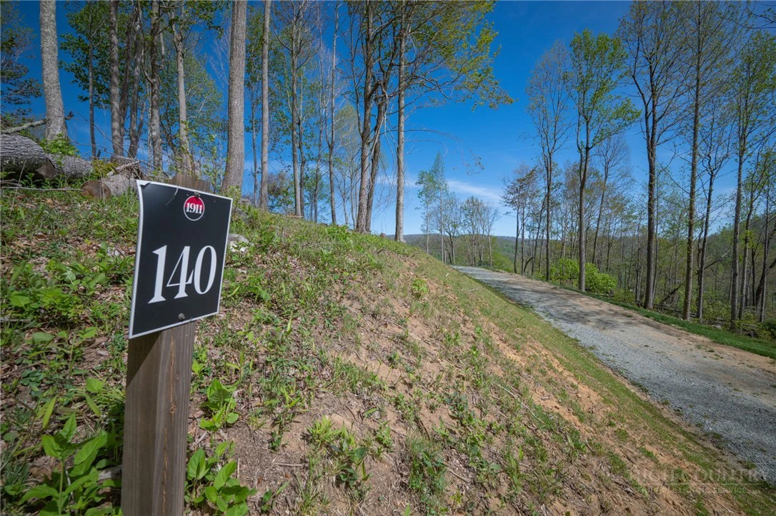 Image number 13 for the current listing