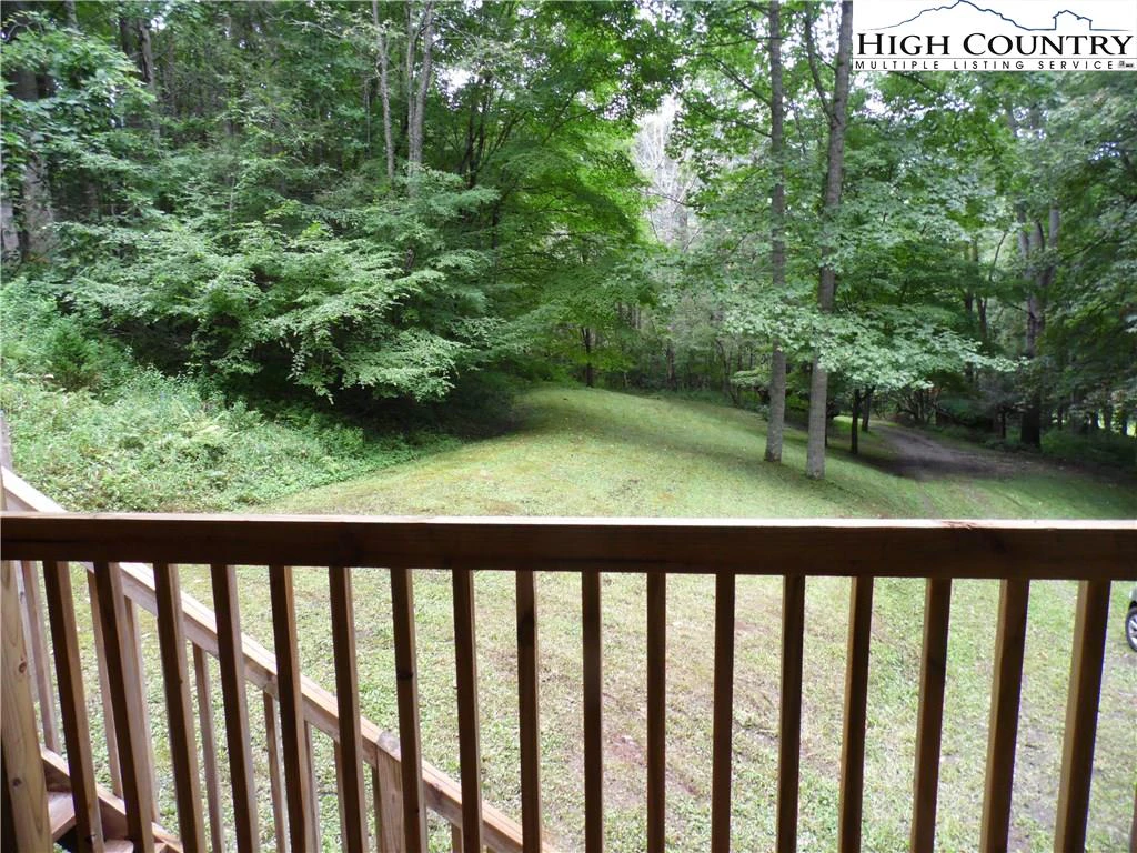 Image number 4 for the current listing