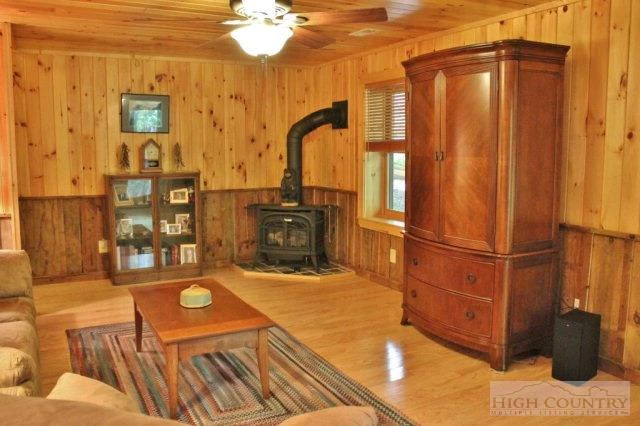 Image number 10 for the current listing