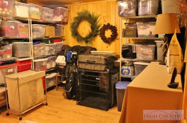 Image number 4 for the current listing