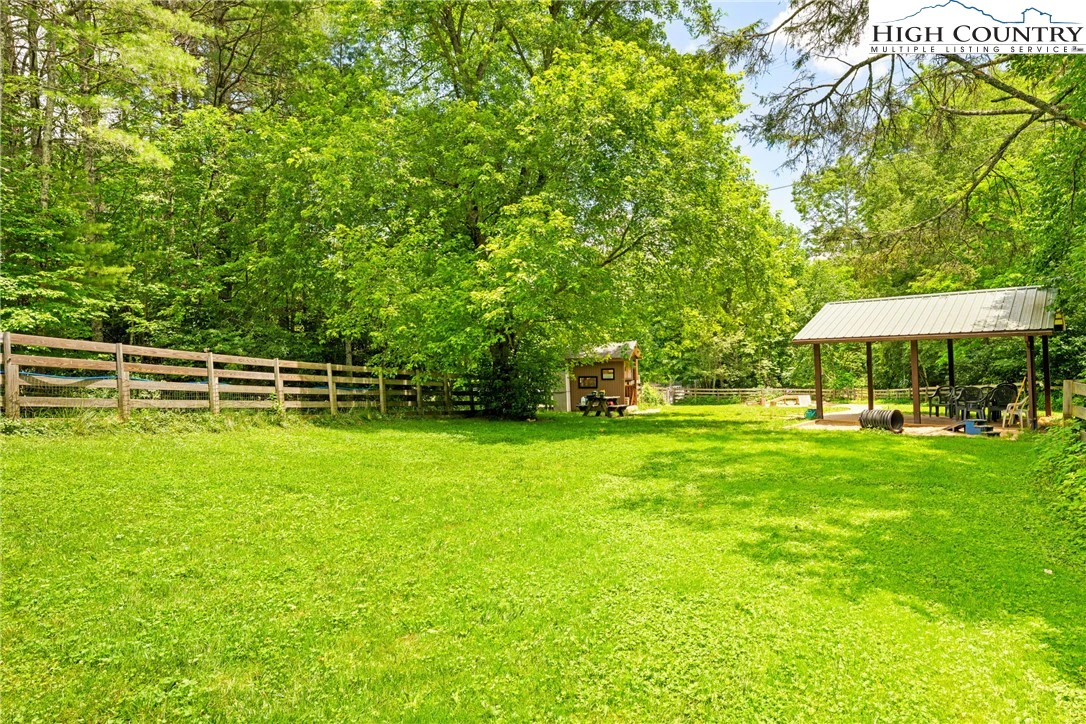 Image number 14 for the current listing