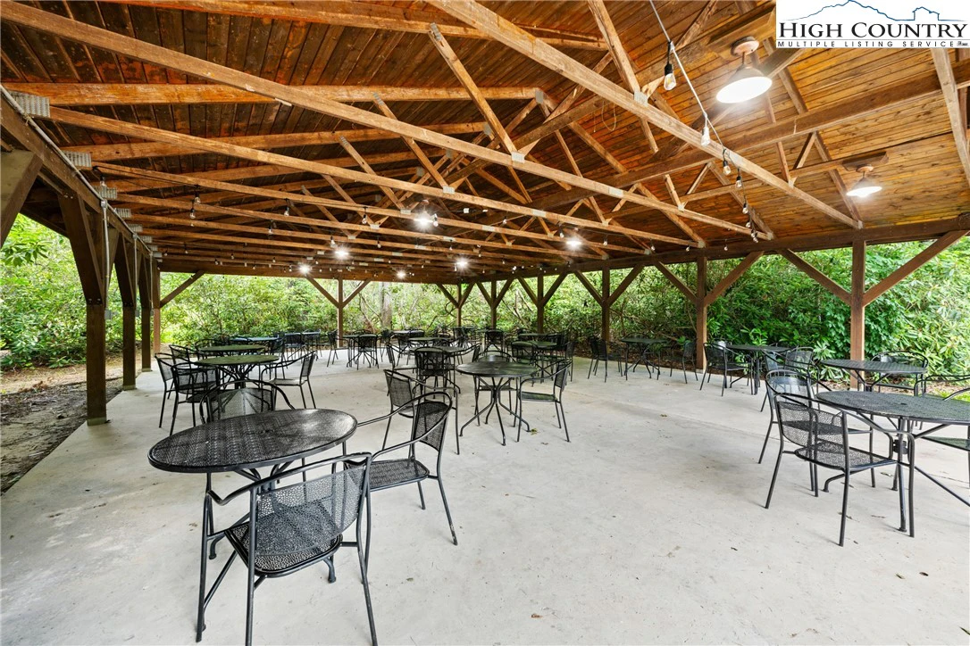 Image number 13 for the current listing