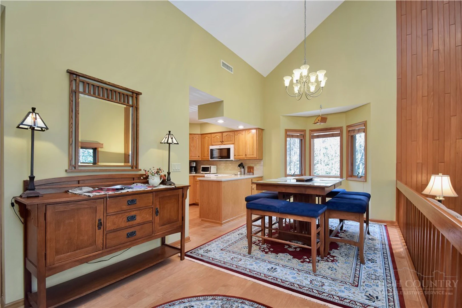 Image number 2 for the current listing