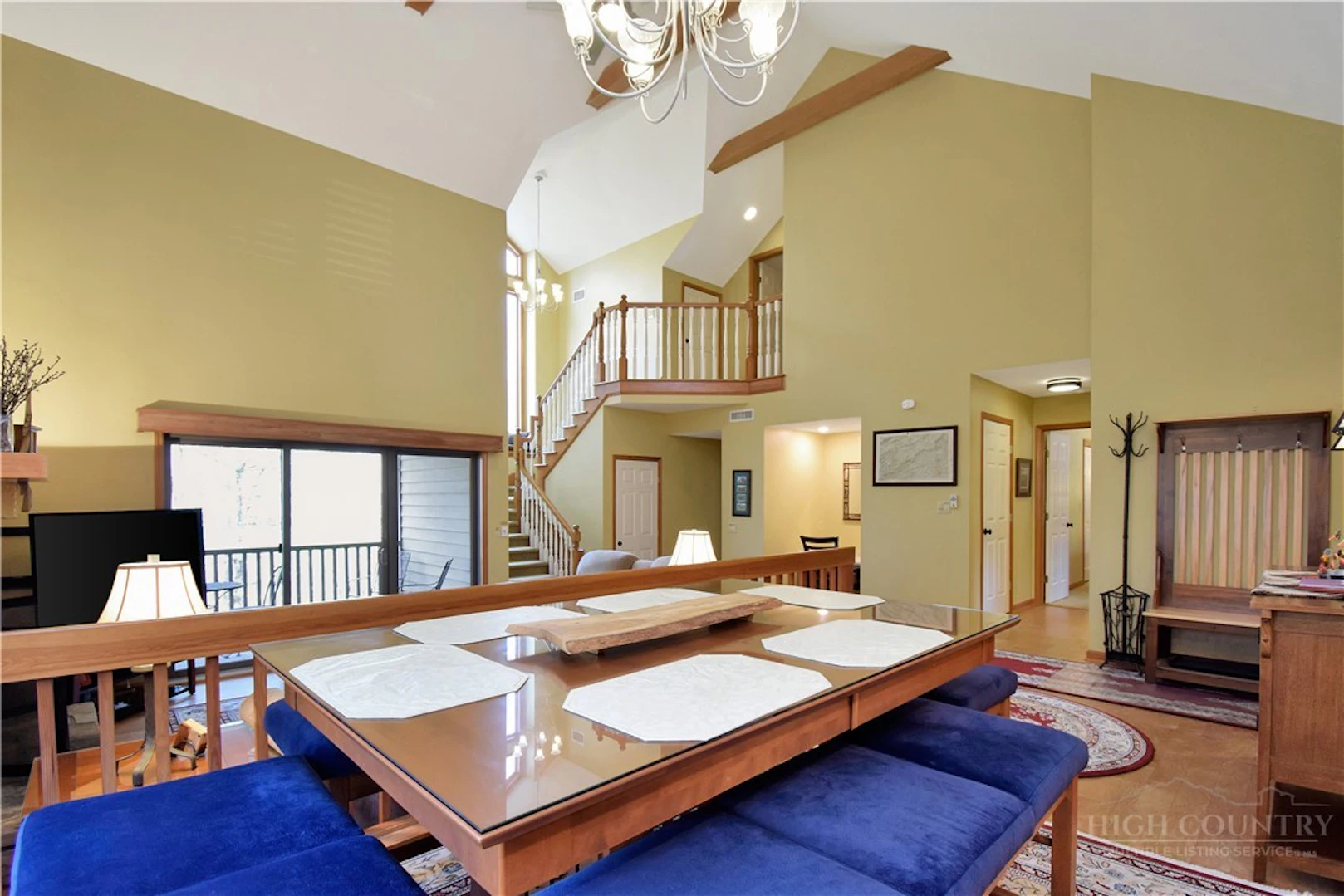 Image number 4 for the current listing