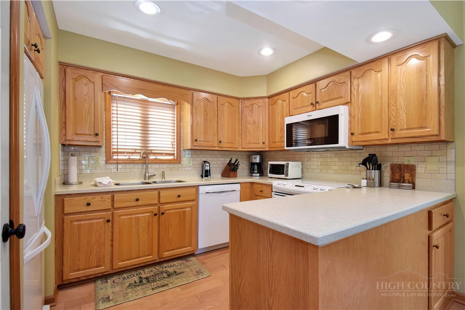 Image number 5 for the current listing