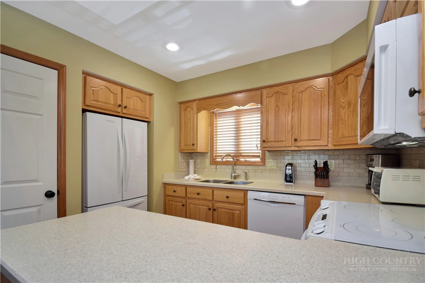 Image number 6 for the current listing