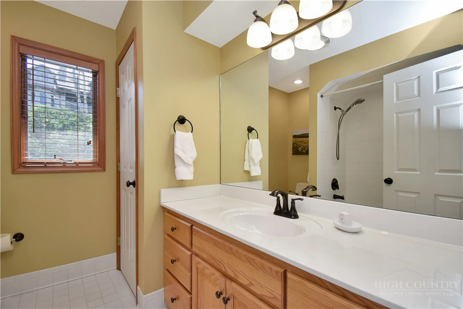 Image number 7 for the current listing