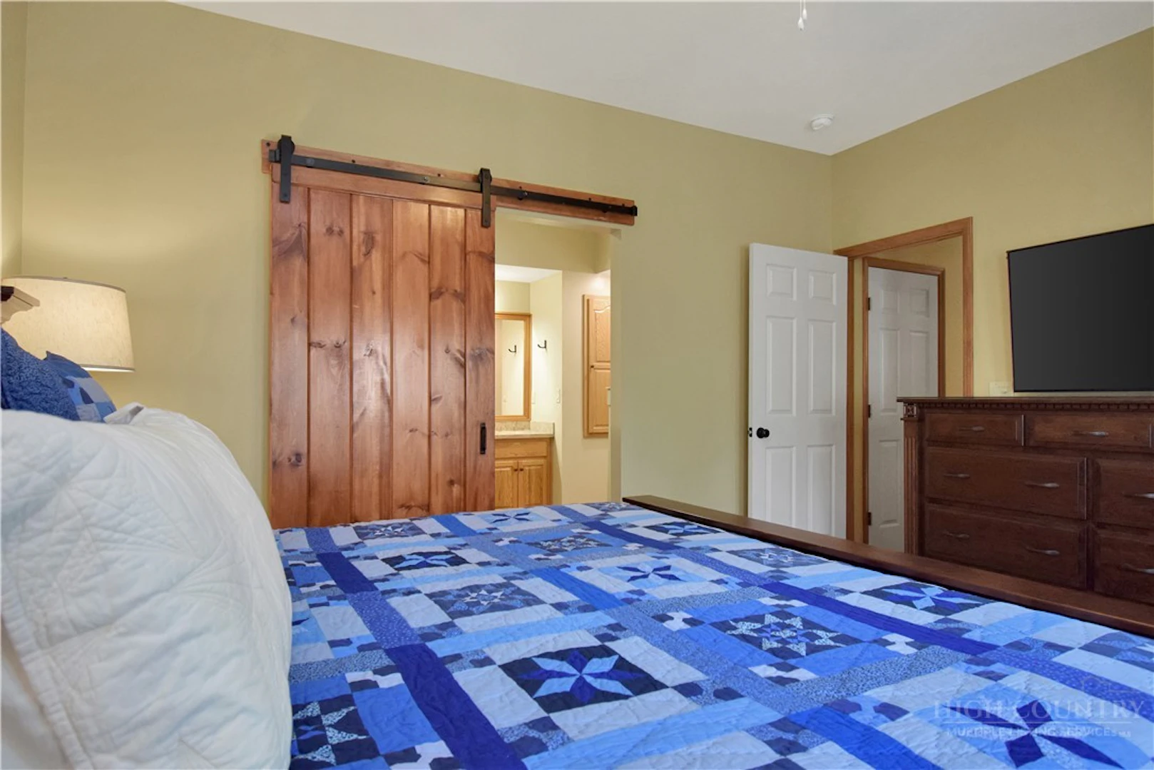 Image number 15 for the current listing