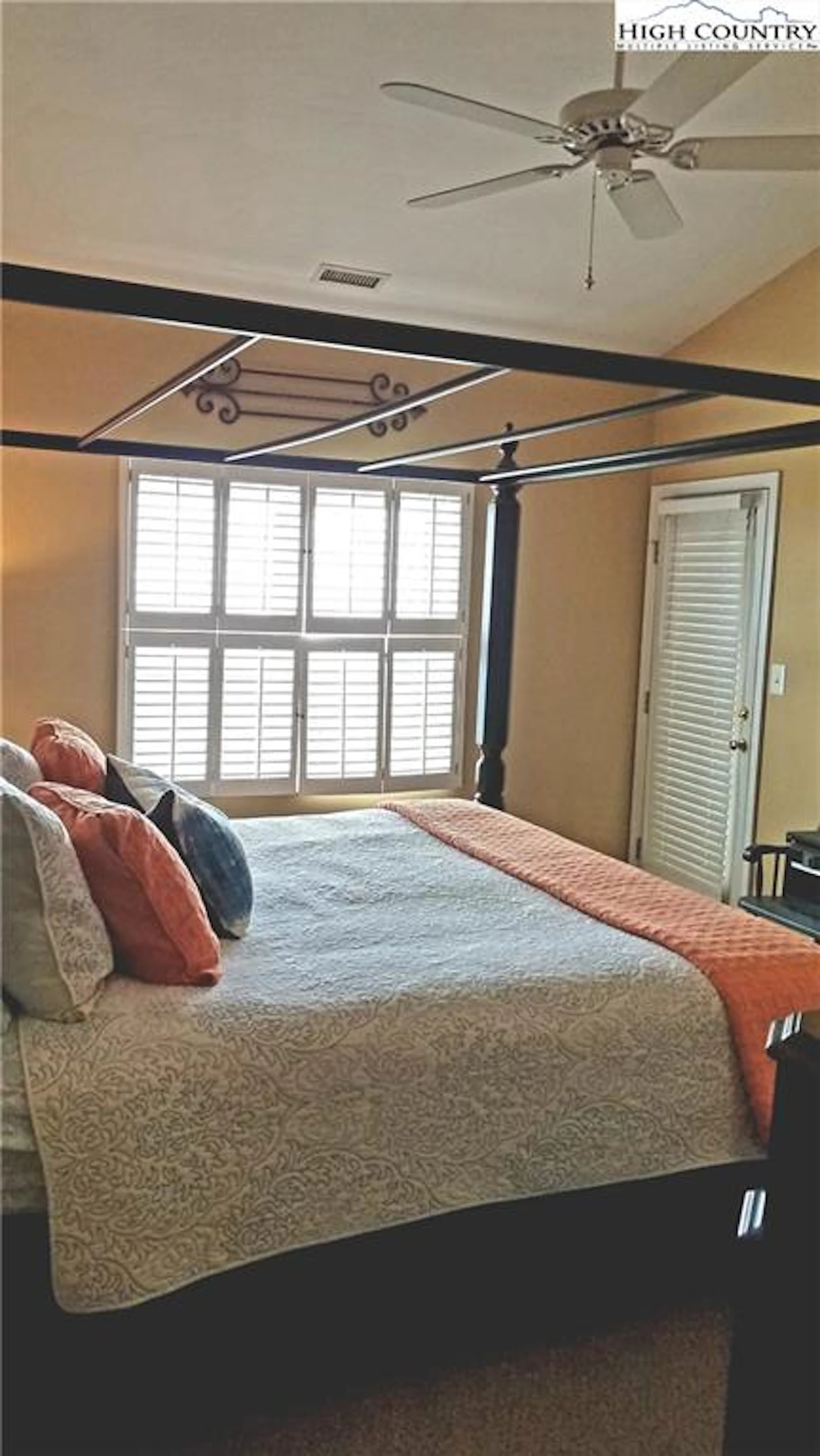 Image number 2 for the current listing