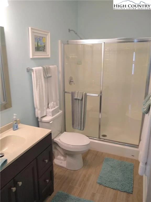 Image number 7 for the current listing