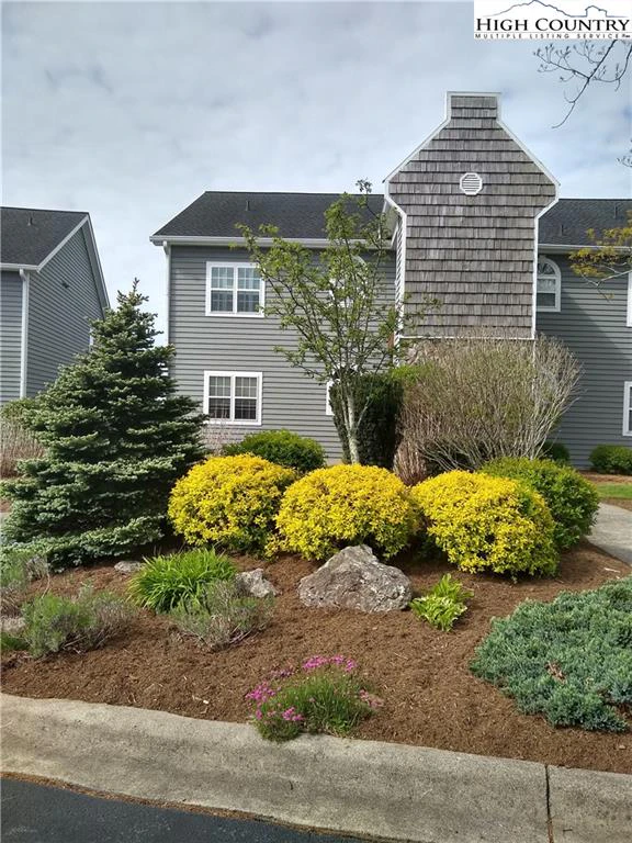 Image number 19 for the current listing