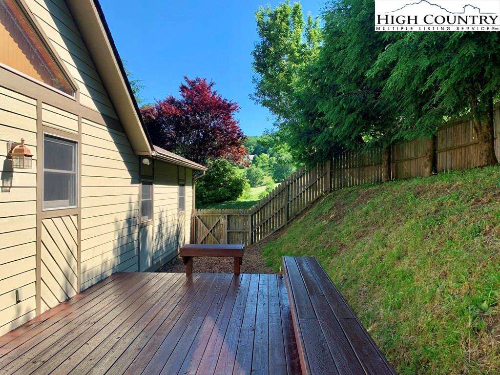Image number 2 for the current listing