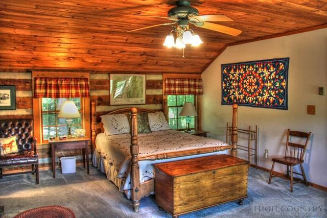 Image number 3 for the current listing