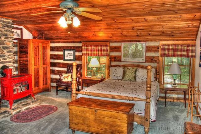 Image number 4 for the current listing