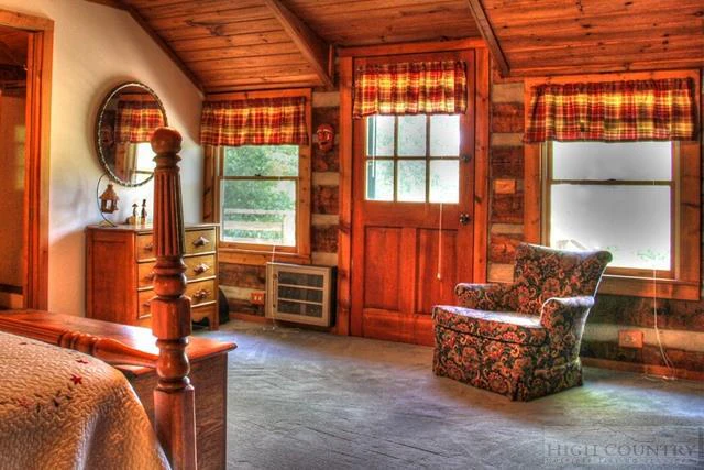 Image number 6 for the current listing